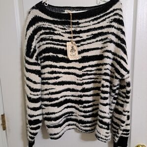 Easel Oversized Zebra Print Sweater Size